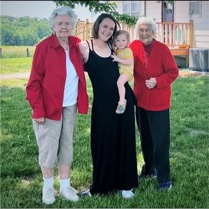 Meet your Posher, Nicole